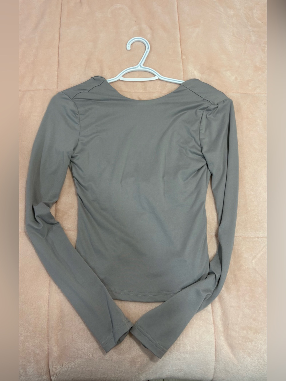 Women's Long Sleeve Scoop Neck Top Open back- Gray